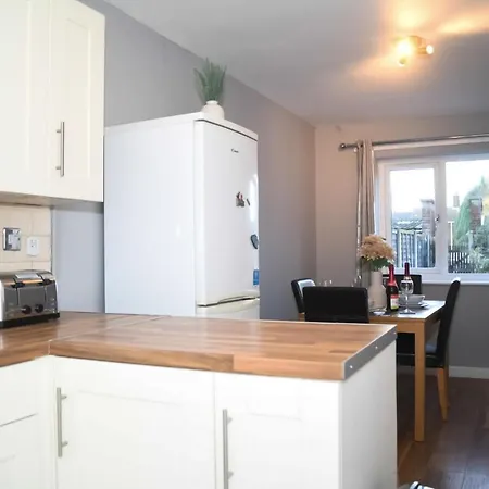 2Ndhomestays Willenhall: Spacious 3-Bed Garden House Near M6 Exterior photo