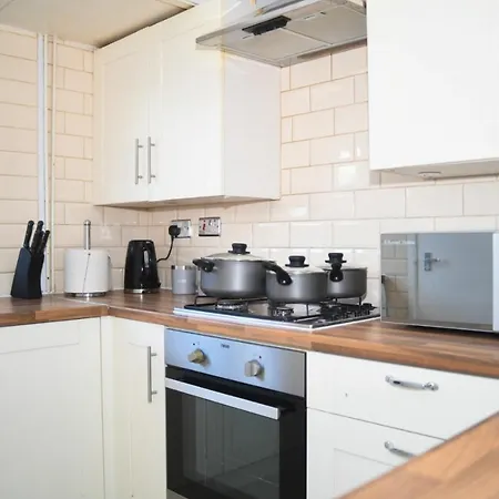 2Ndhomestays Willenhall: Spacious 3-Bed Garden House Near M6 Exterior photo